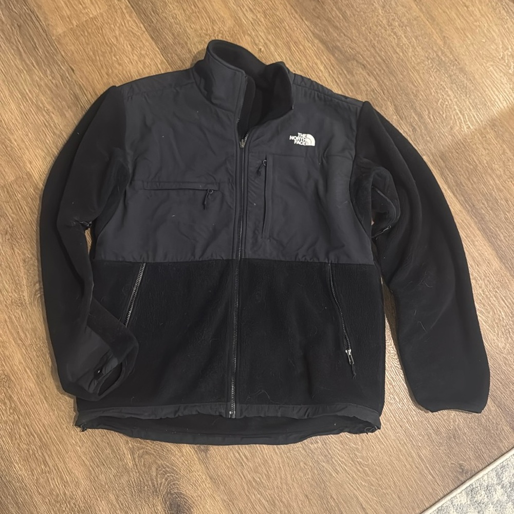 Men’s black Northface jacket